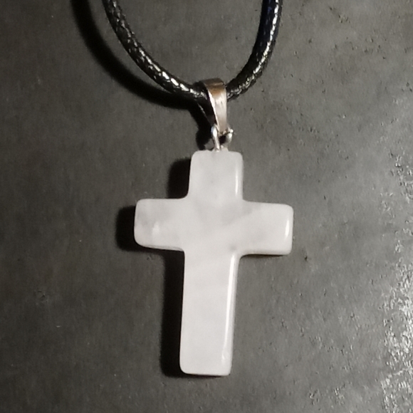 Cross necklace - Picture 1 of 1